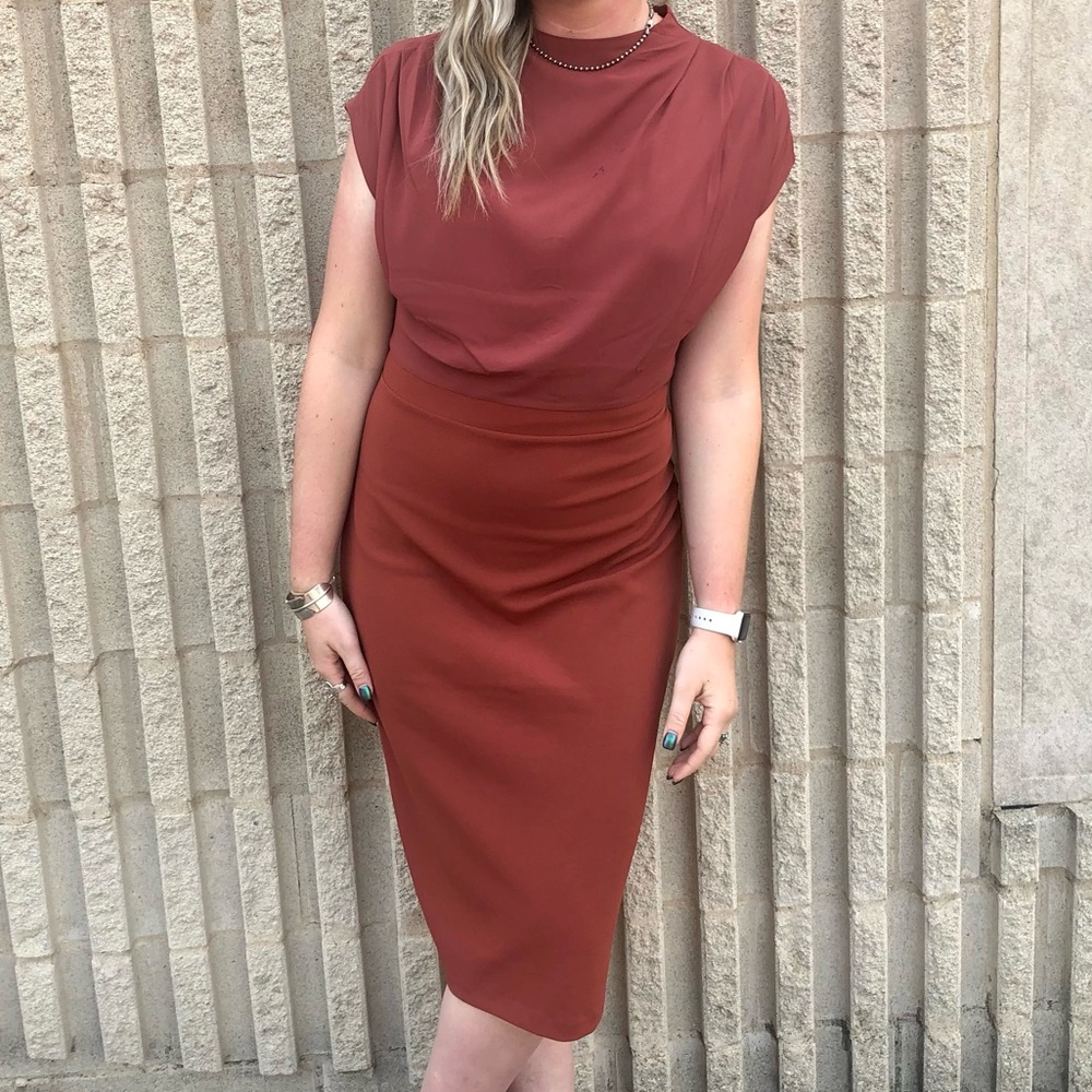 Size M two toned orange Express midi dress